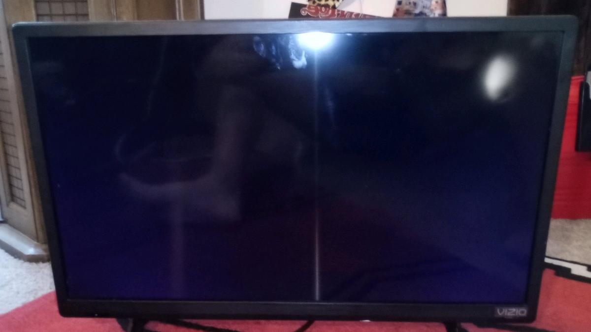 Vizio smart tv 24in used without remote - Seattle, Washington - FleaMarketBay