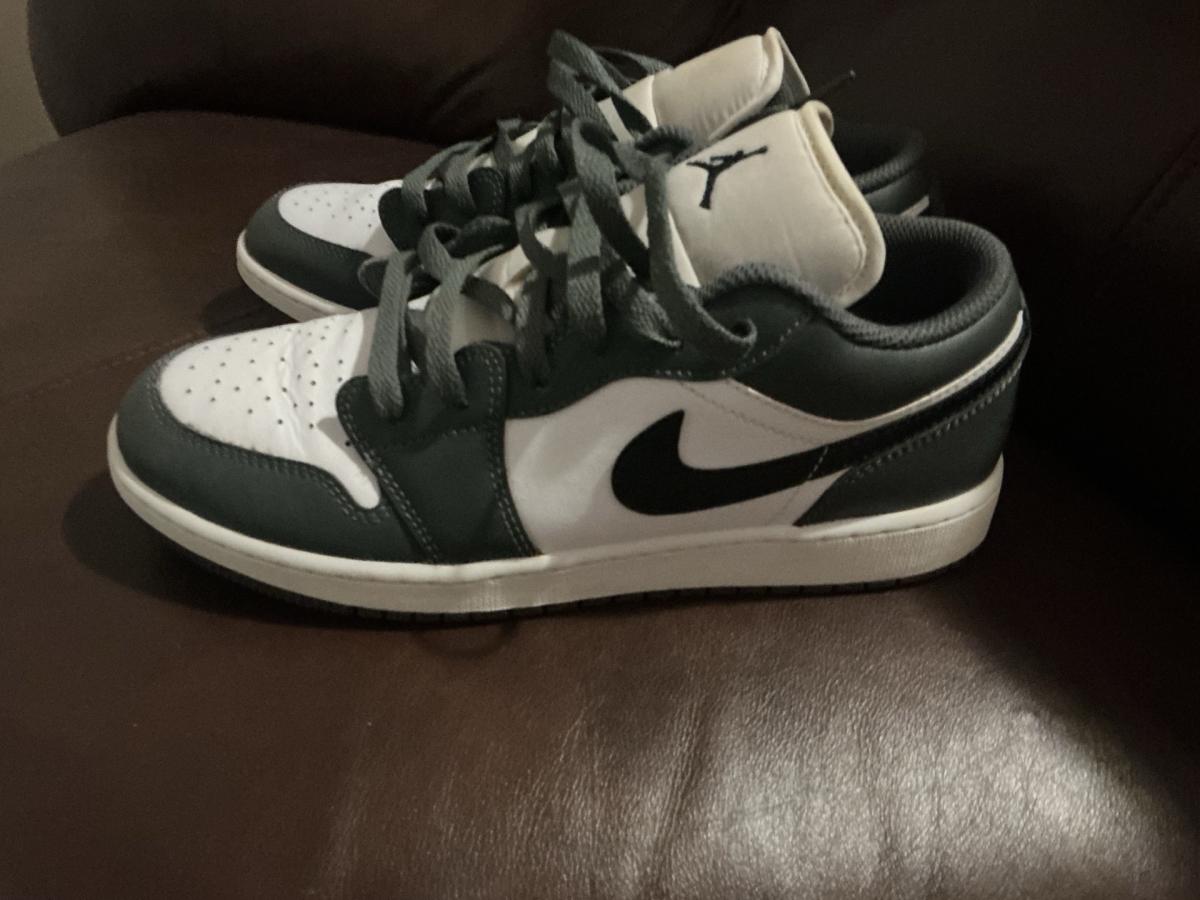 Nike air Jordan 1 low size 7 - Buffalo, New York - FleaMarketBay