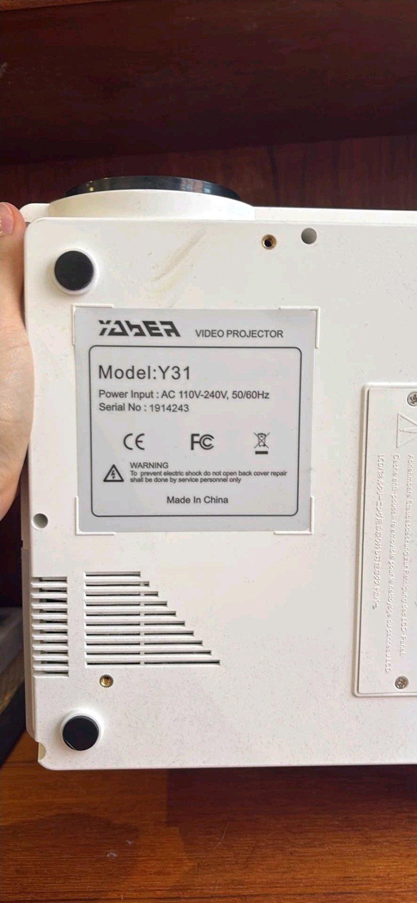 Yaber Y31 Projector 1080p 8000 Lumens LCD White - Dallas, Texas - FleaMarketBay