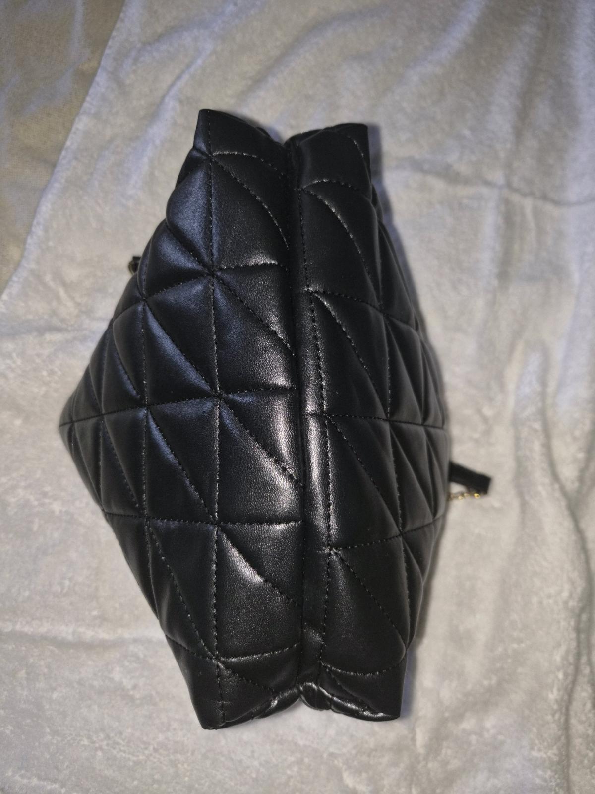 Black shoulder or crossbody meduim hang bag - Hawthorne, California - FleaMarketBay