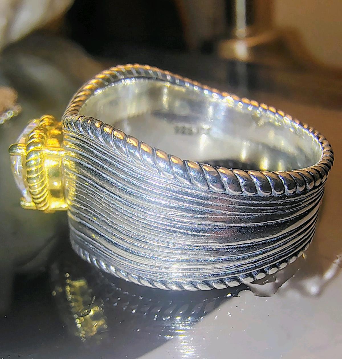 Two Tone 210 cttw heart on Silver Band Size 8 - Rancho Santa Margarita, California - FleaMarketBay