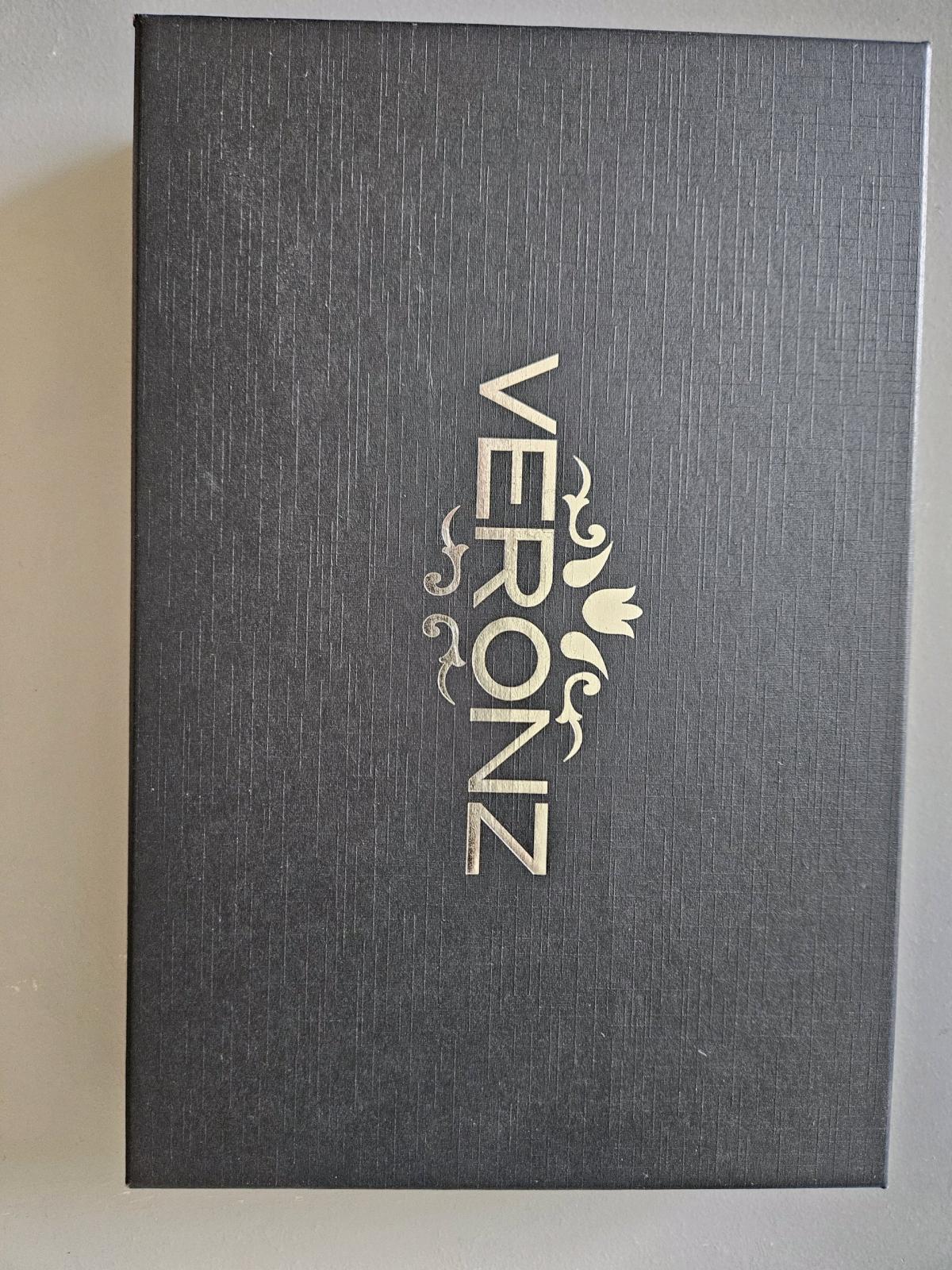 veronz purple scarf - Mount Pulaski, Illinois - FleaMarketBay