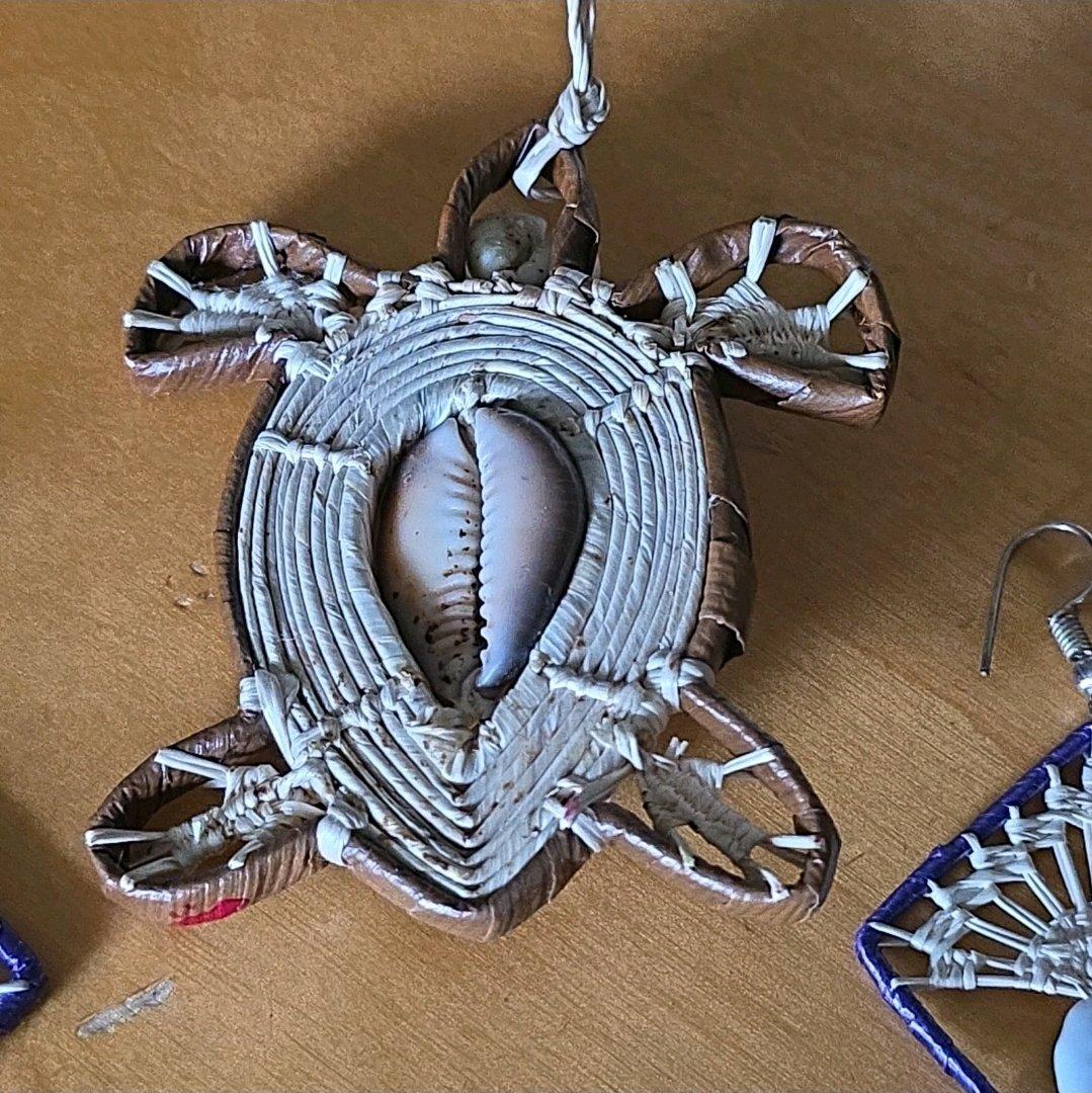 Turtle Seashell Ornament An Earring Set Handmade - Leesburg, Ohio - FleaMarketBay