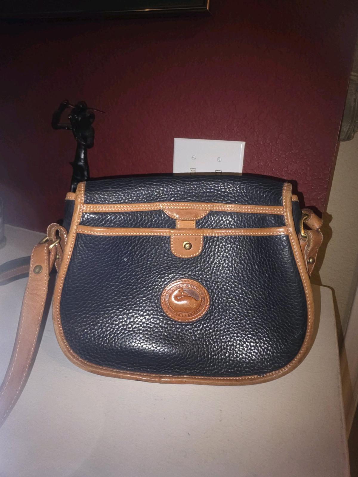 vintage black dooney and bourke crossbody bag - Austin, Texas - FleaMarketBay