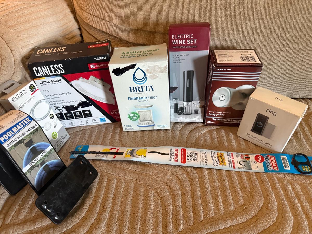 bundle of home goods - Virginia Beach, Virginia - FleaMarketBay