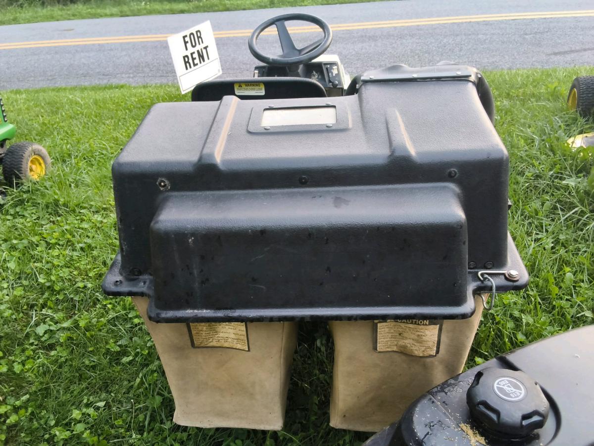 bolens with 38in deck low hour - Fleetwood, Pennsylvania - FleaMarketBay