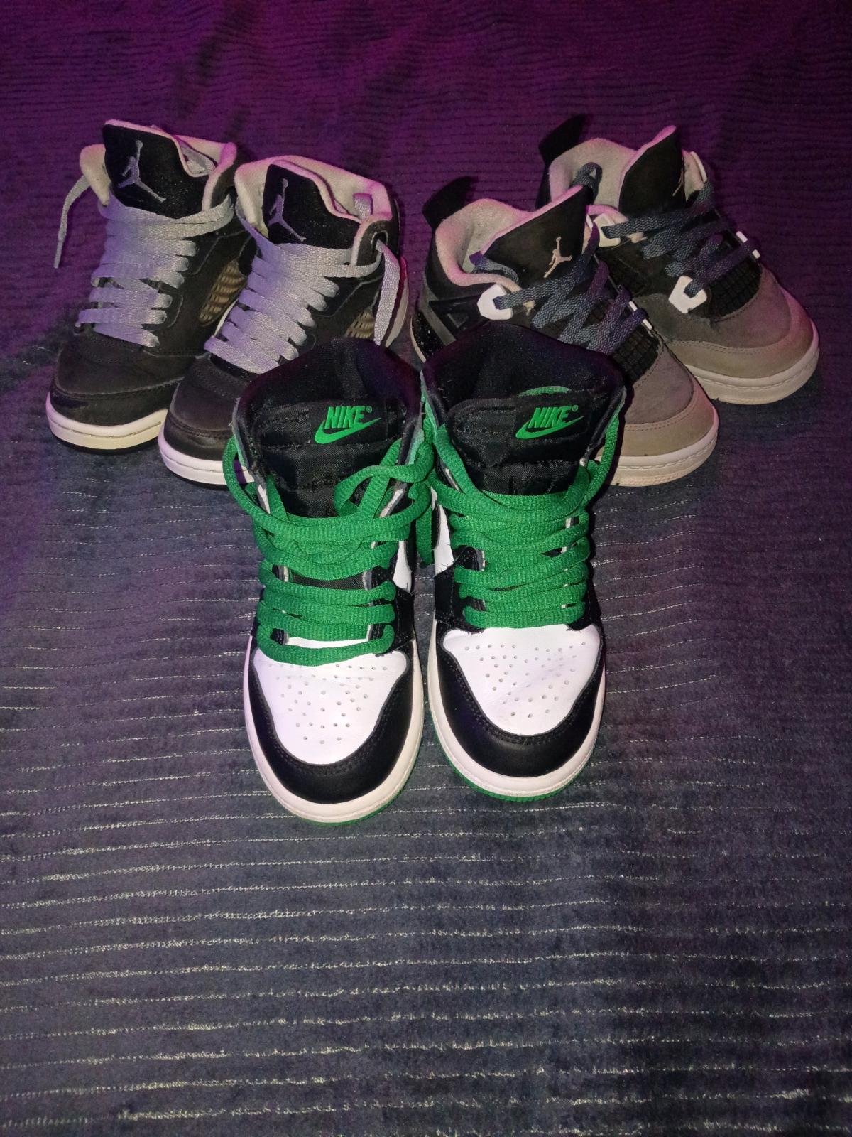 3 pairs of youth sized air jordan nike shoes - Appleton, Wisconsin - FleaMarketBay