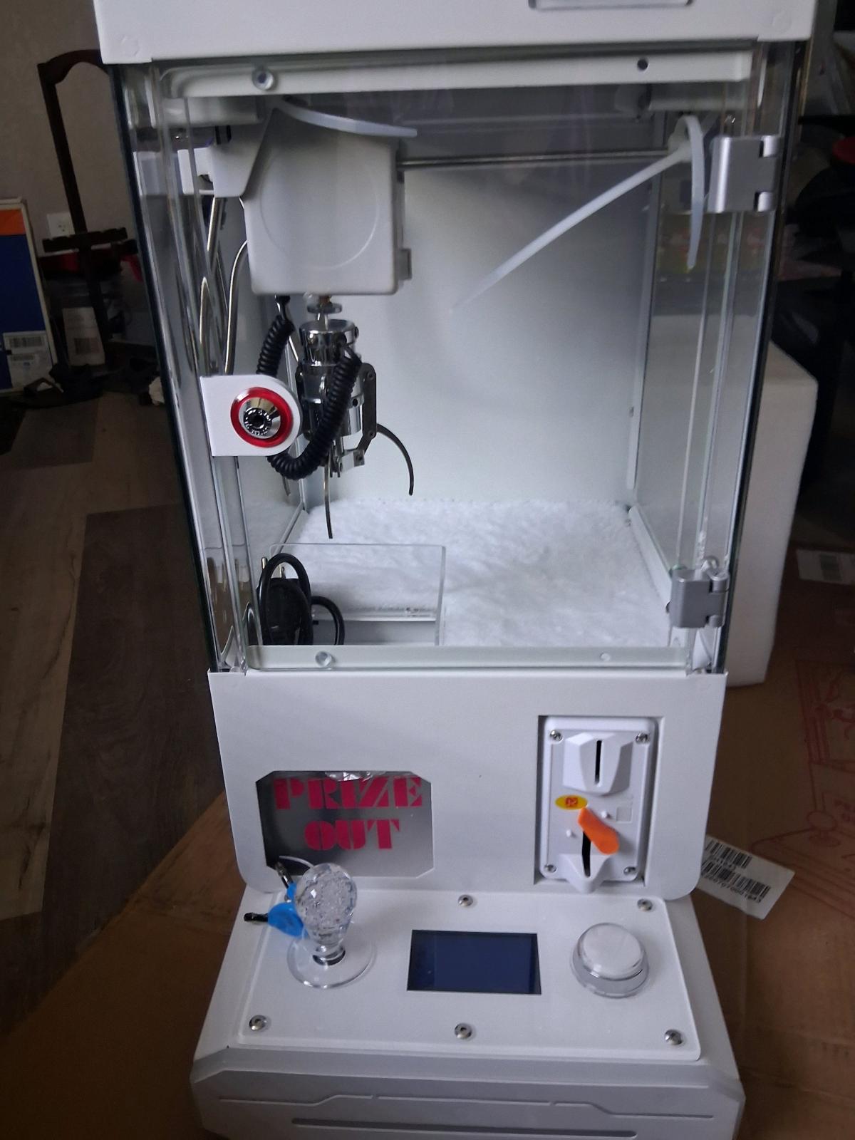 claw machine perfect for home gatherings - Sacramento, California - FleaMarketBay