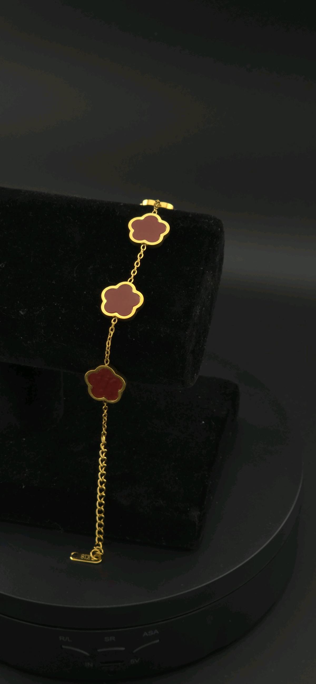 clover bracelet stainless steel 18 k plated - Saugus, Massachusetts - FleaMarketBay
