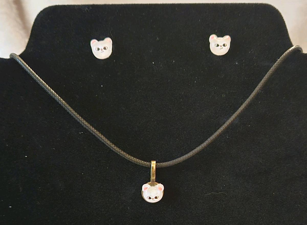 Handmade Stray Kids Hyunjin Earrings and Necklace - Huntsville, Texas - FleaMarketBay