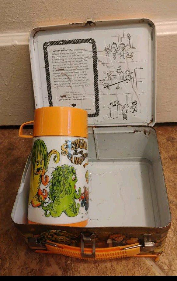 Lunchbox with thermous Sigmund and the sea monsters - San Francisco, California - FleaMarketBay