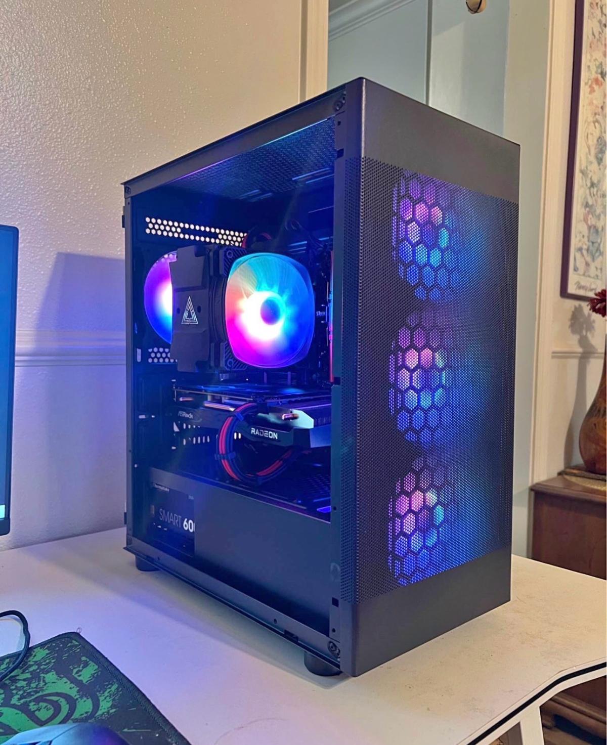 gaming pc working properly in good condition - Addieville, Illinois - FleaMarketBay