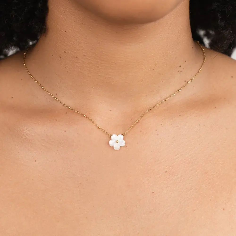 White Mother of pearl Flower necklace16"+2" - , Massachusetts - FleaMarketBay