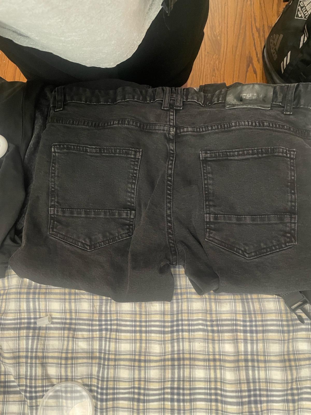 fbrk jesns all black ripped - Daly City, California - FleaMarketBay