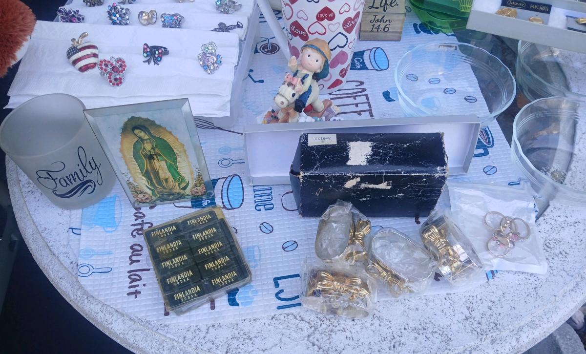 YARD SALE  Comein Person Mon Wed and Fri 730am through 630pm - Kissimmee, Florida - FleaMarketBay