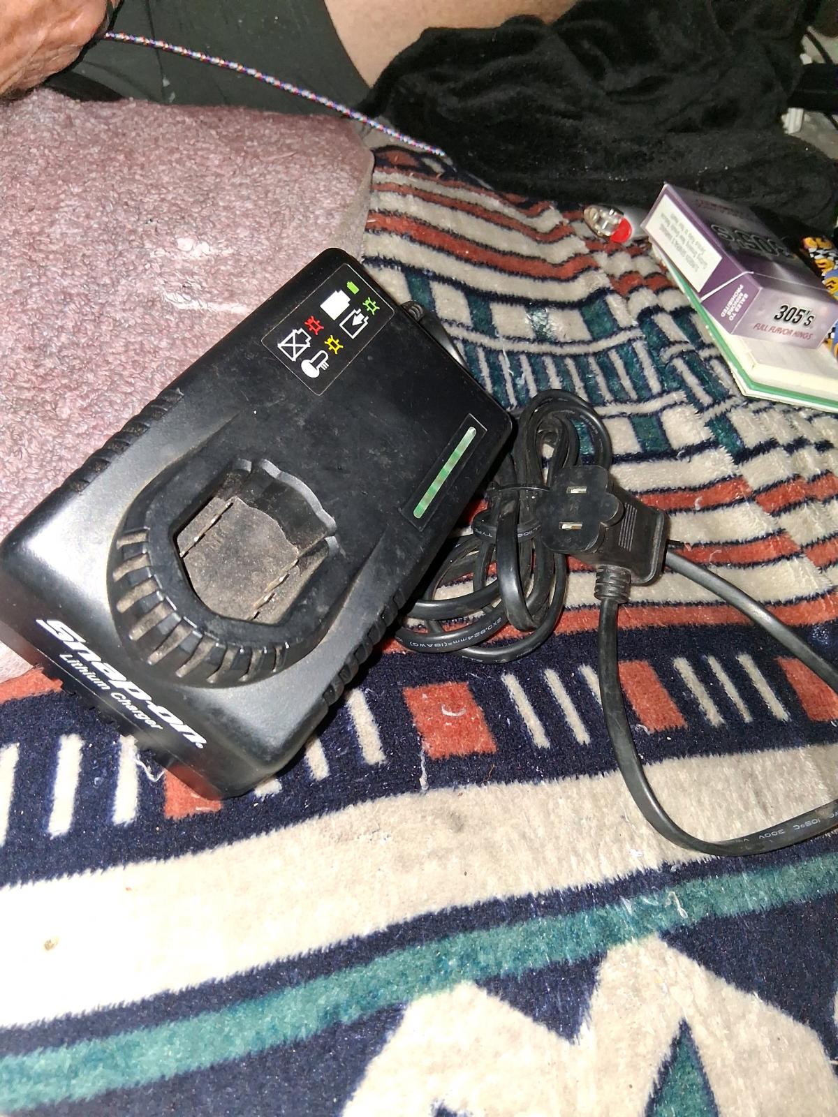 Snap On lithium battery charger - Jacksonville, Florida - FleaMarketBay