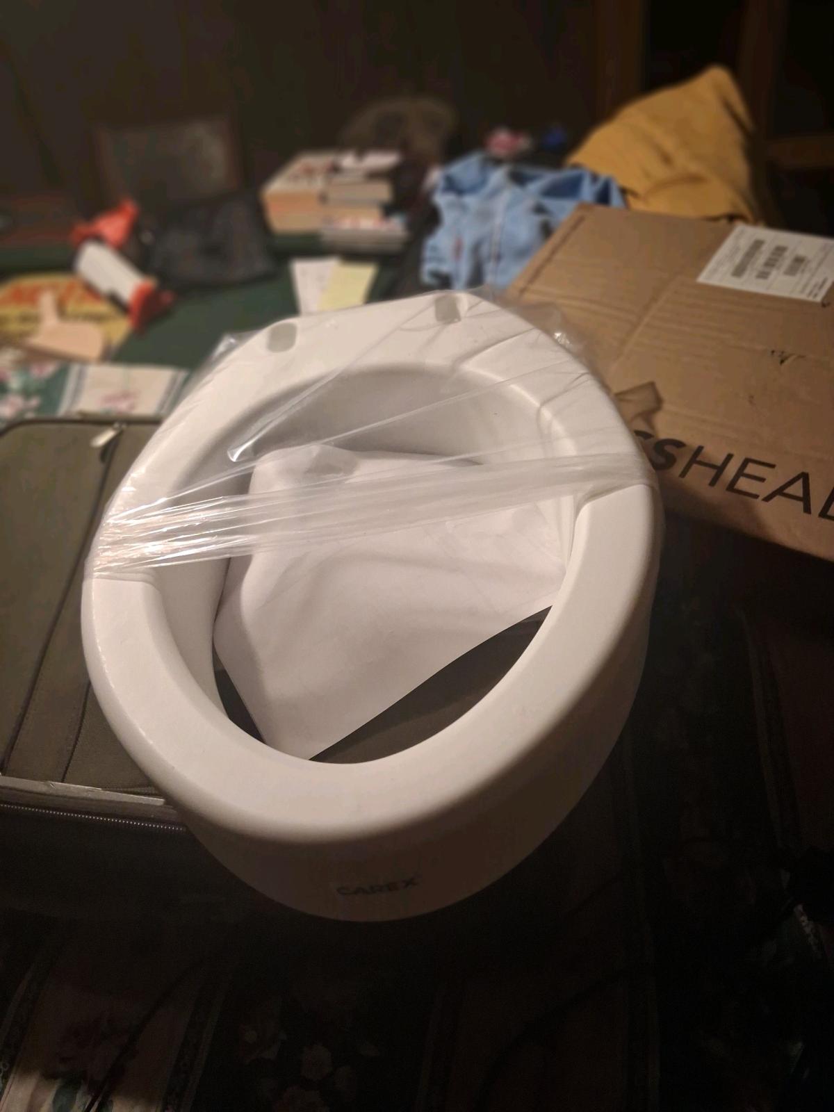 Carex Raised toilet seat - Monongahela, Pennsylvania - FleaMarketBay