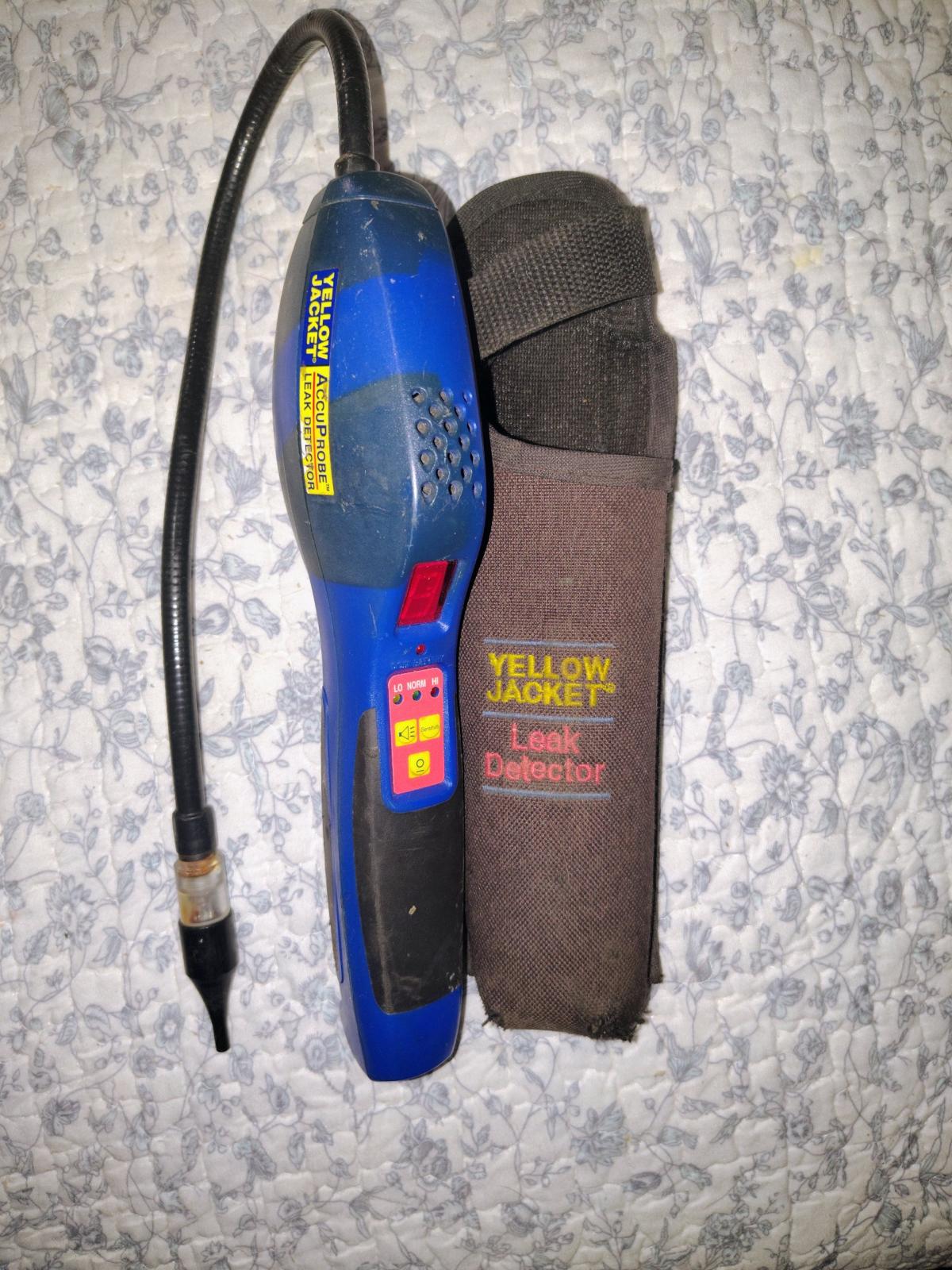 yellow jacket leak detector with case - Fountaintown, Indiana - FleaMarketBay