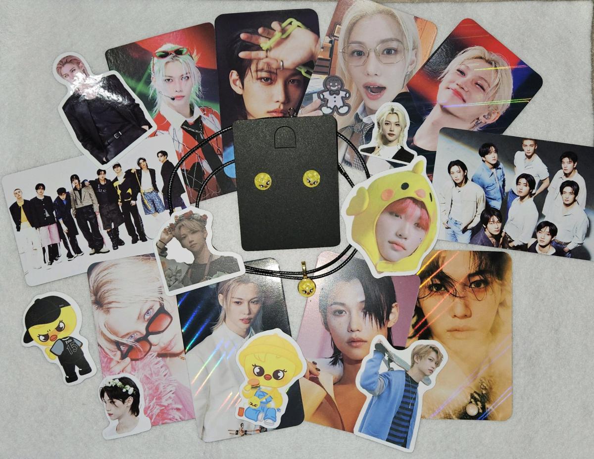 Stray Kids Felix Bias Pack with Jewelry - Huntsville, Texas - FleaMarketBay