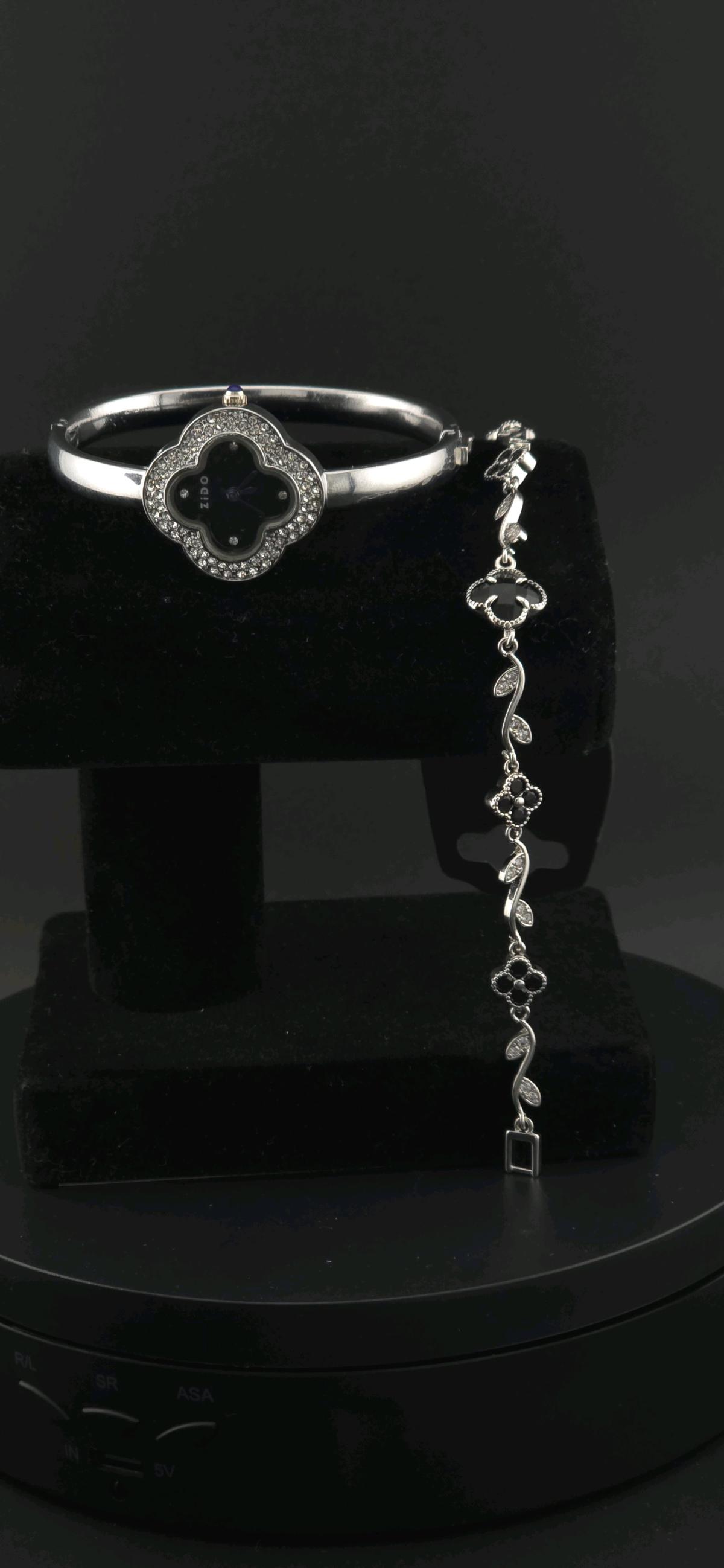 Watch and Bracelet Set New for women - Saugus, Massachusetts - FleaMarketBay