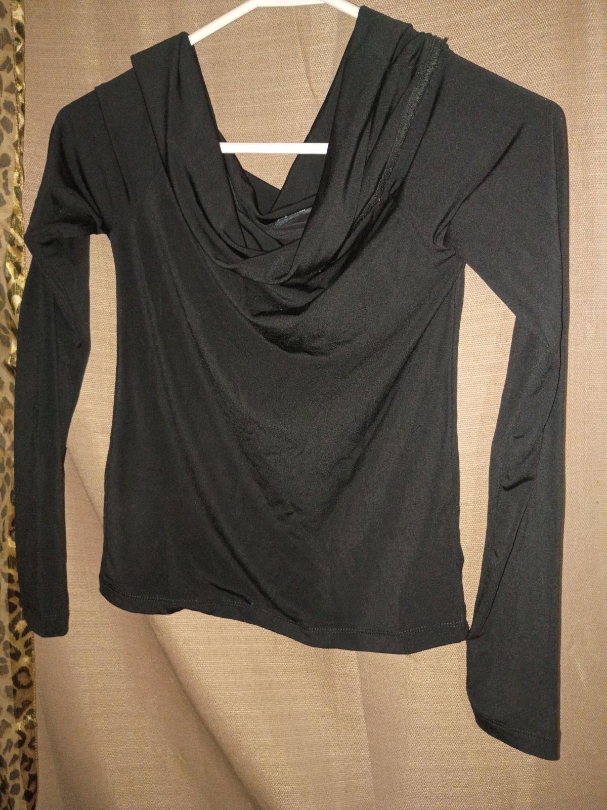 A Small Sexy Black Top - Swansea, South Carolina - FleaMarketBay