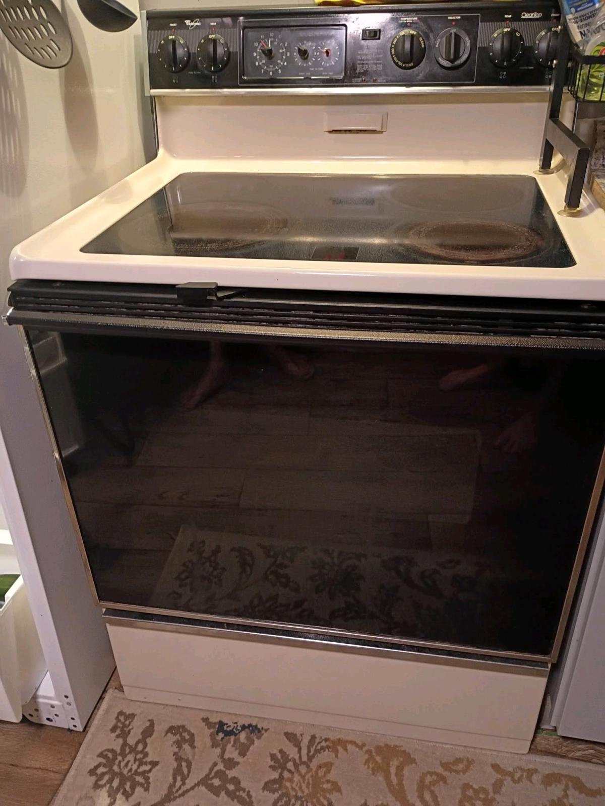 Whirlpool electric range - Raleigh, North Carolina - FleaMarketBay
