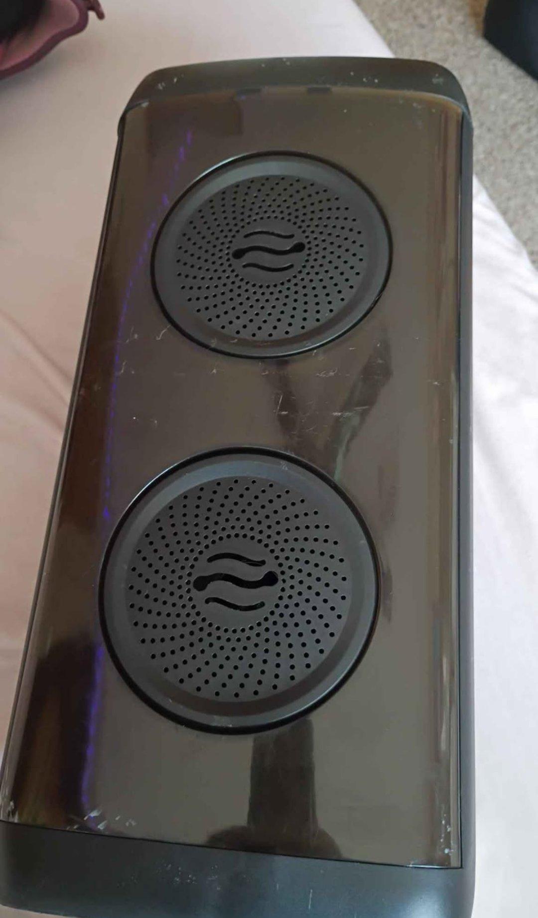 Bluetooth Speaker Read description - Hutchinson, Kansas - FleaMarketBay