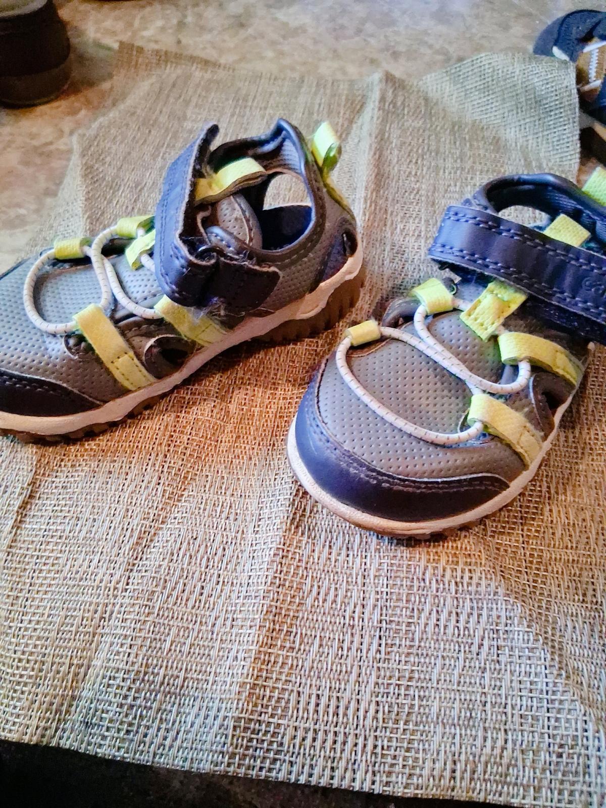 boys size 5 carter sandles - Chattanooga, Tennessee - FleaMarketBay