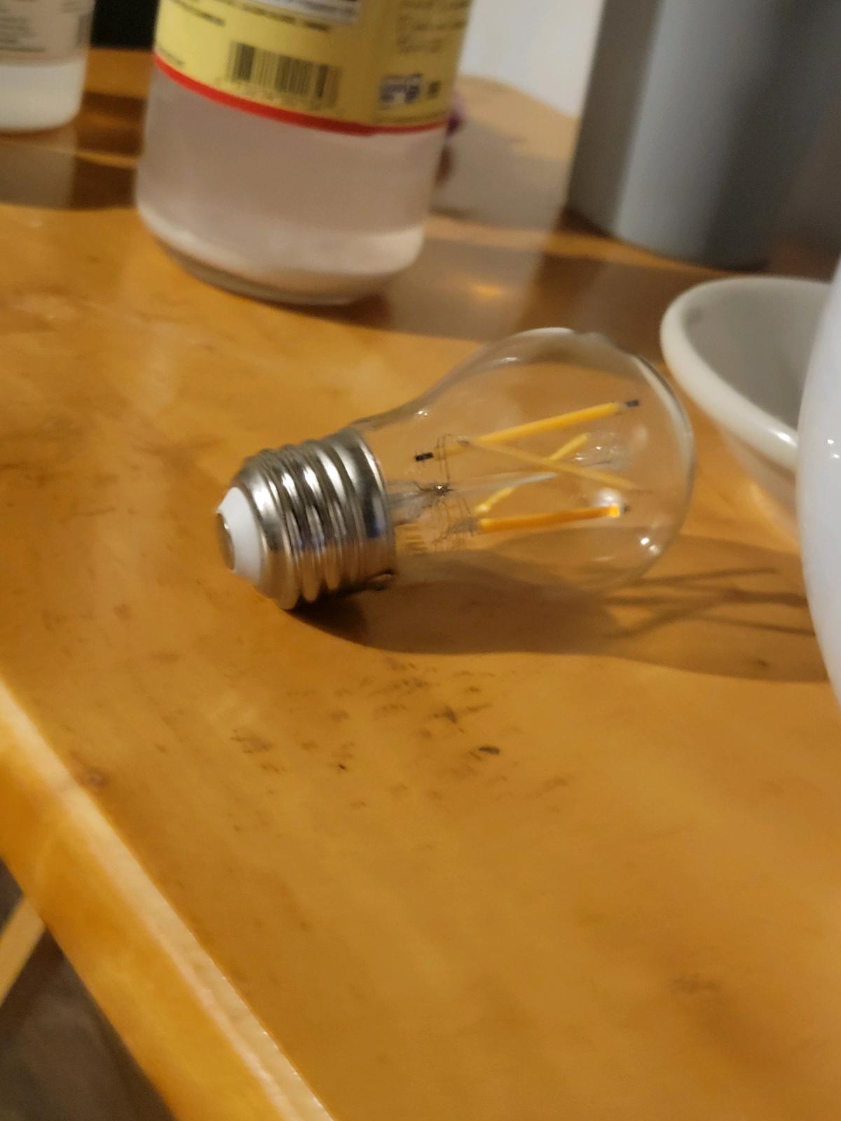 lightbulbs 3 large and 1 small - Louisville, Kentucky - FleaMarketBay