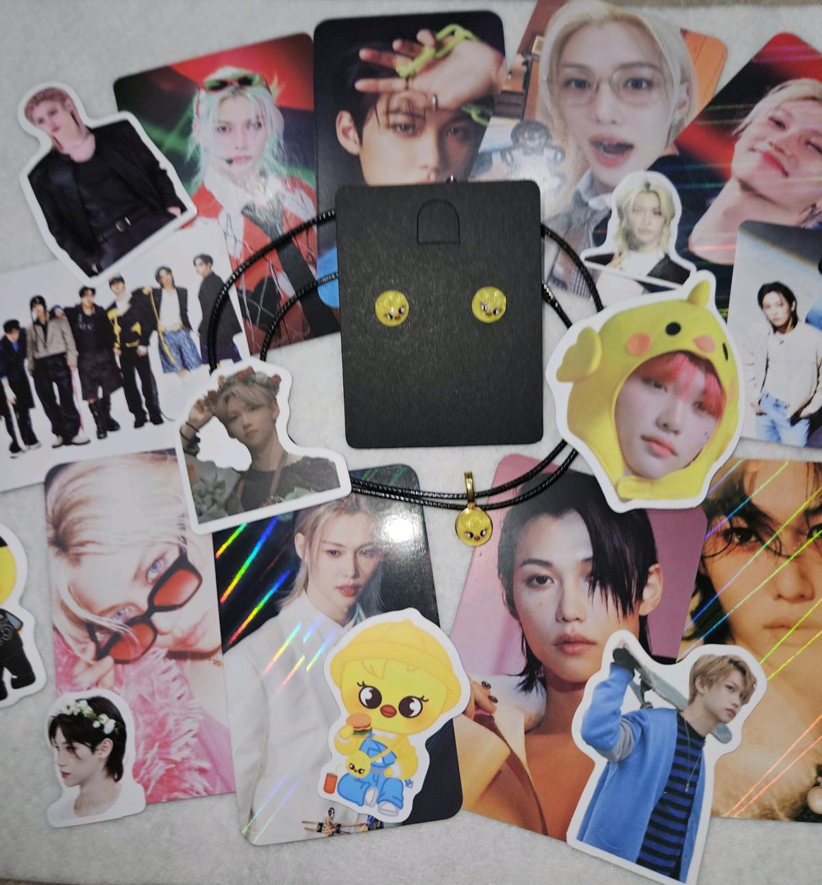 Stray Kids Felix Bias Pack with Jewelry - Huntsville, Texas - FleaMarketBay