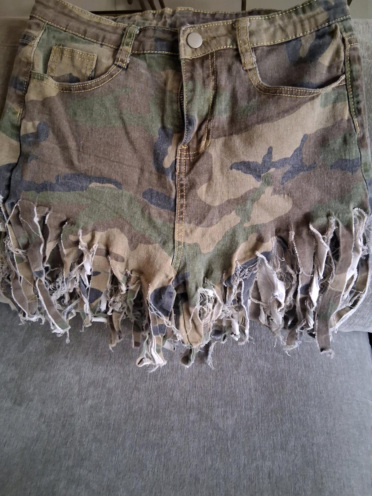 Ladies Size 16 XL Frindged Shorts Worn Once - Columbia, South Carolina - FleaMarketBay