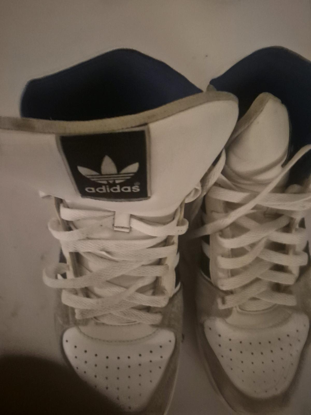 Adidas Throw Back Sneakers - Kissimmee, Florida - FleaMarketBay