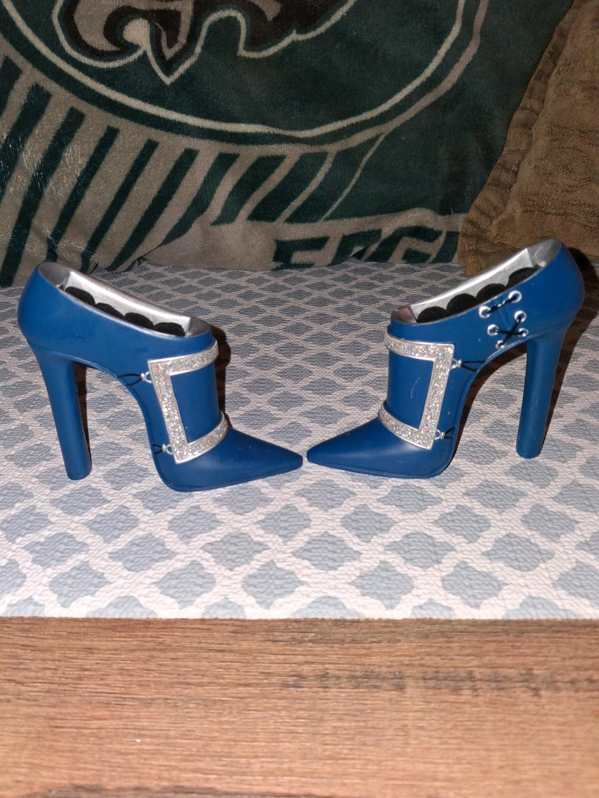 Womans ring holders pair of gogo boots - Philadelphia, Pennsylvania - FleaMarketBay