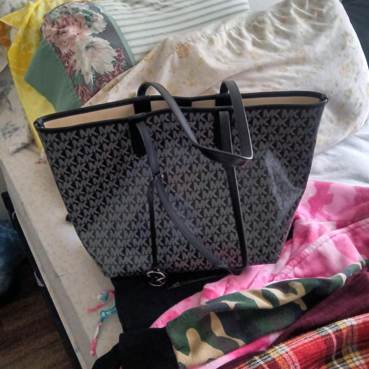 Micheal kors tote bag - San Joaquin, California - FleaMarketBay