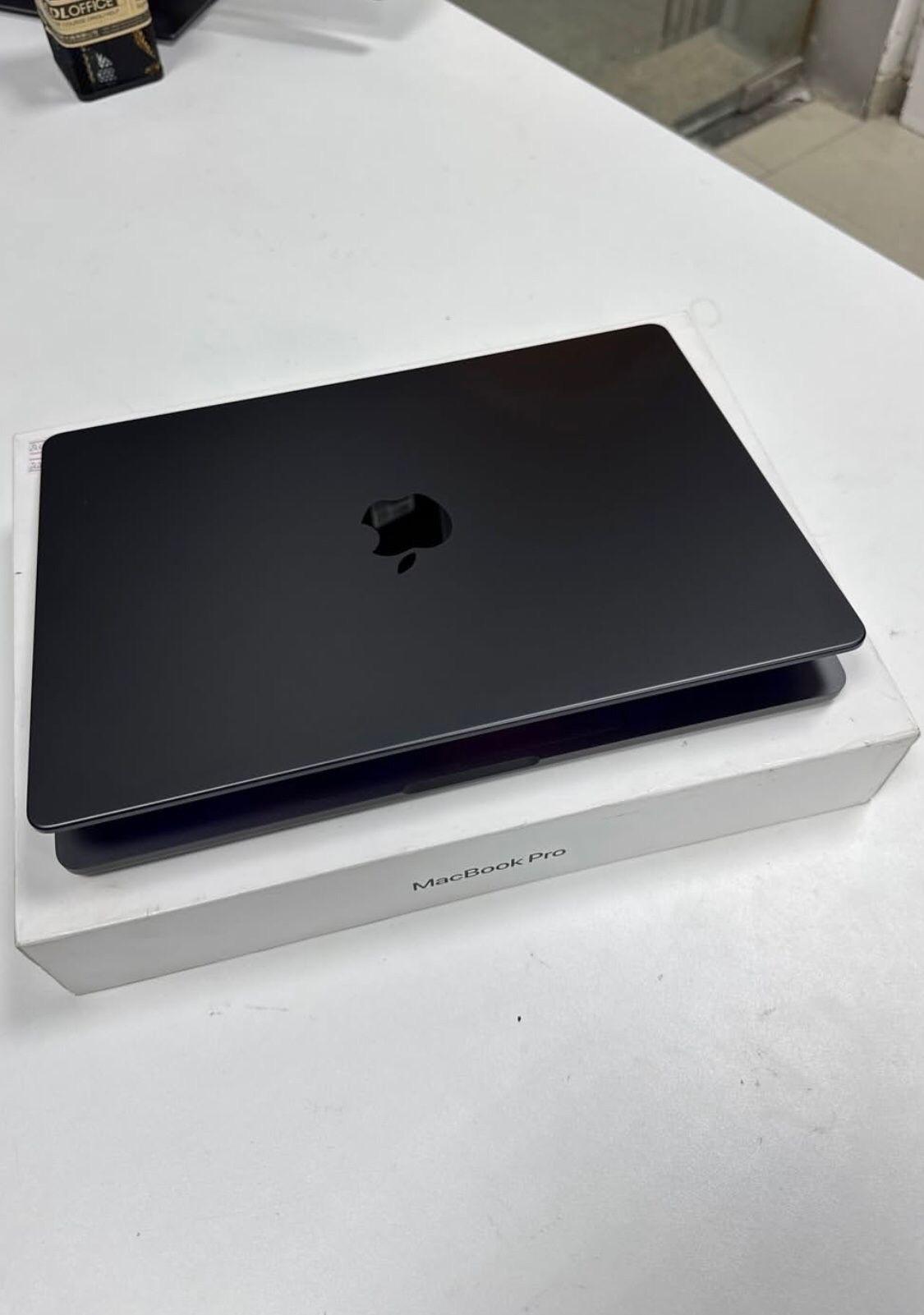 Apple MacBook Pro 14 M4 Pro  24GB RAM  512GB SSD  Brand New - Agawam, Massachusetts - FleaMarketBay