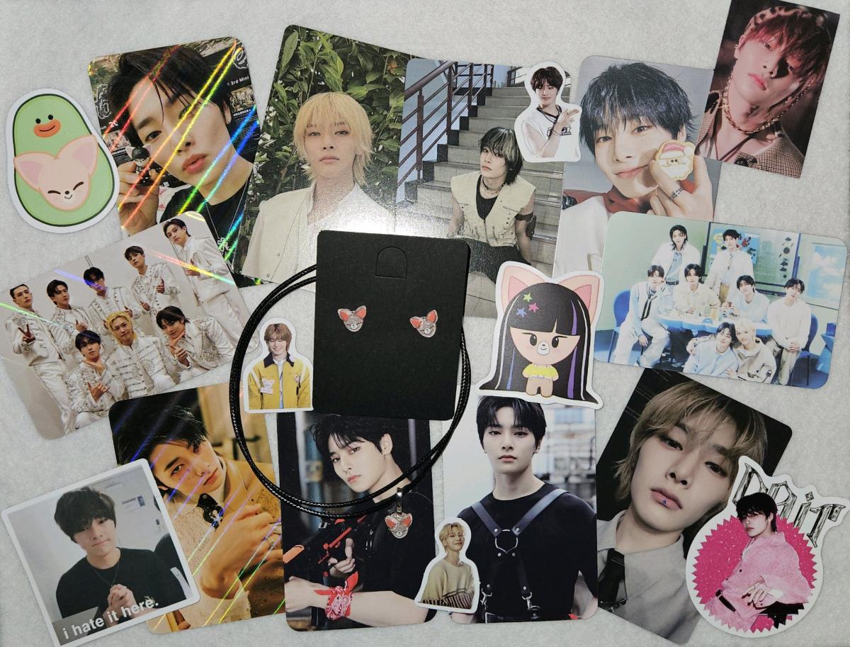 Stray Kids IN Bias Pack with Jewelry - Huntsville, Texas - FleaMarketBay