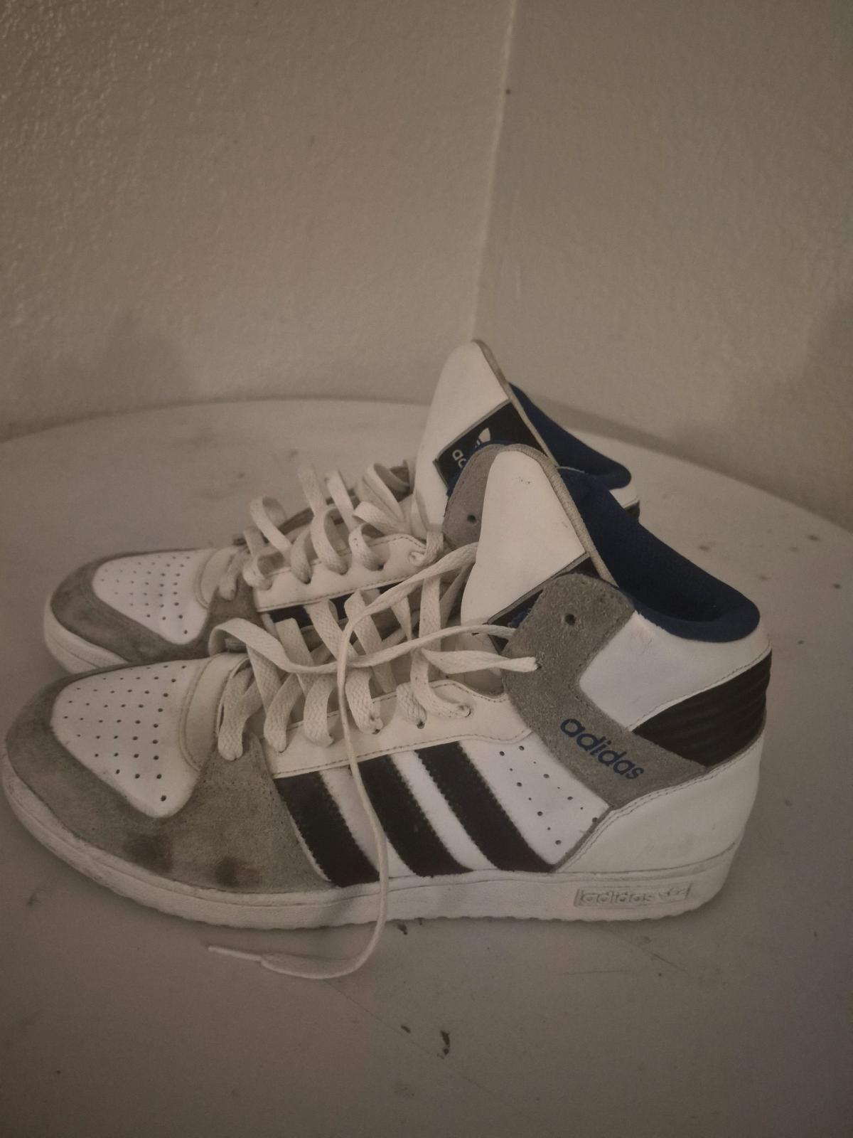 Adidas Throw Back Sneakers - Kissimmee, Florida - FleaMarketBay
