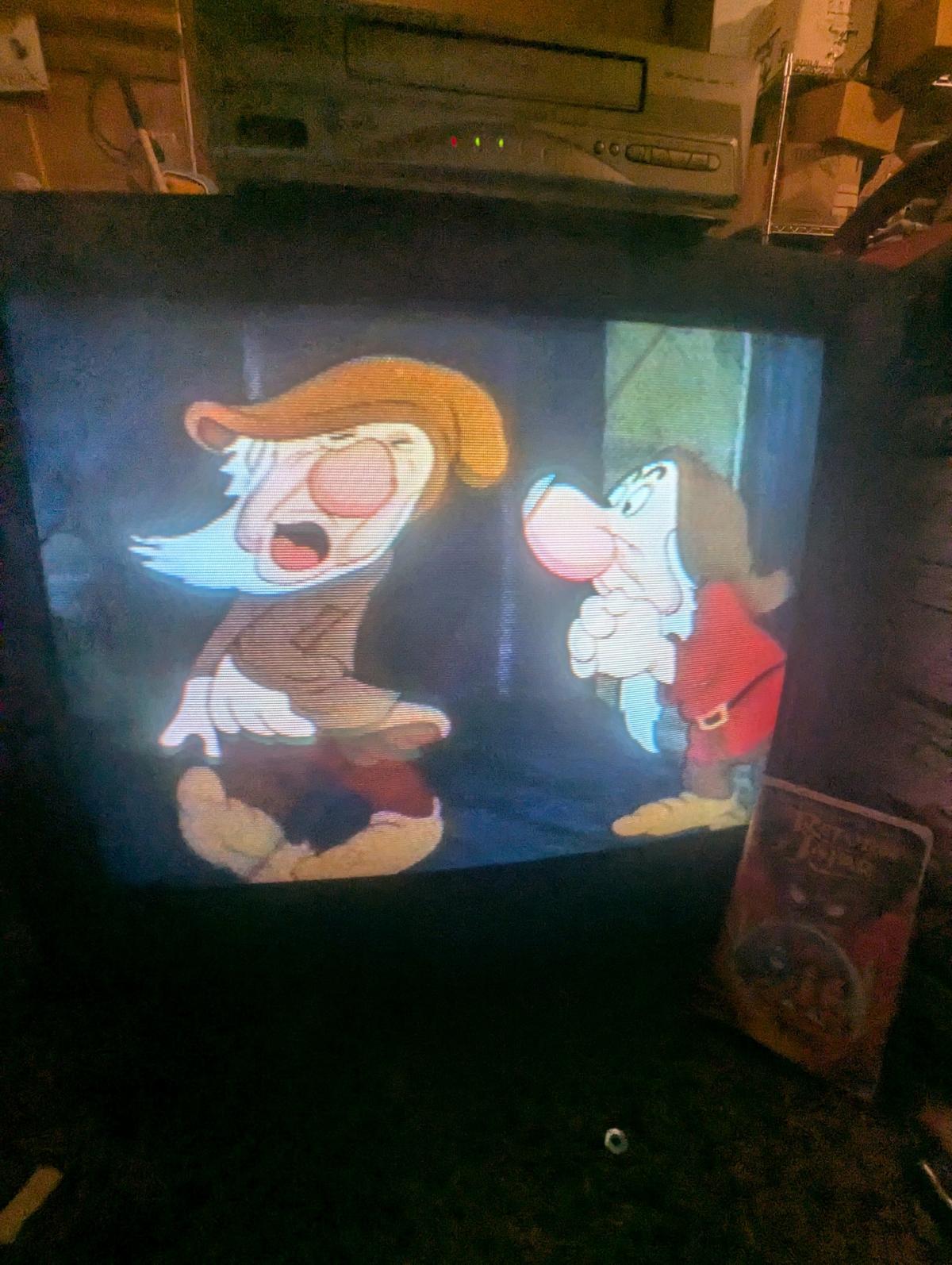 Retro Sharp 32KS400 32 inch CRT TV - Northfield, New Jersey - FleaMarketBay