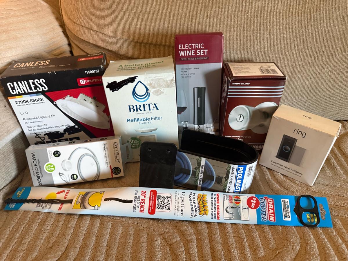 bundle of home goods - Virginia Beach, Virginia - FleaMarketBay