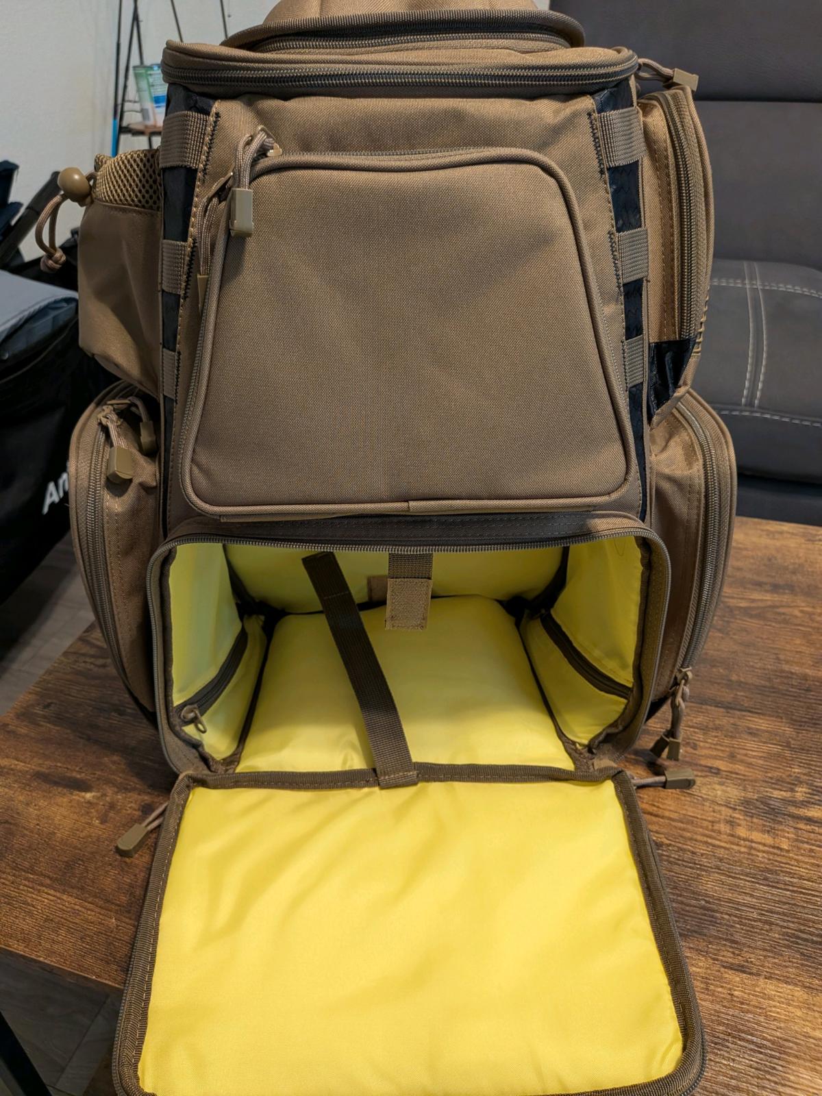 Piscifun Fishing backpack - Mesa, Arizona - FleaMarketBay