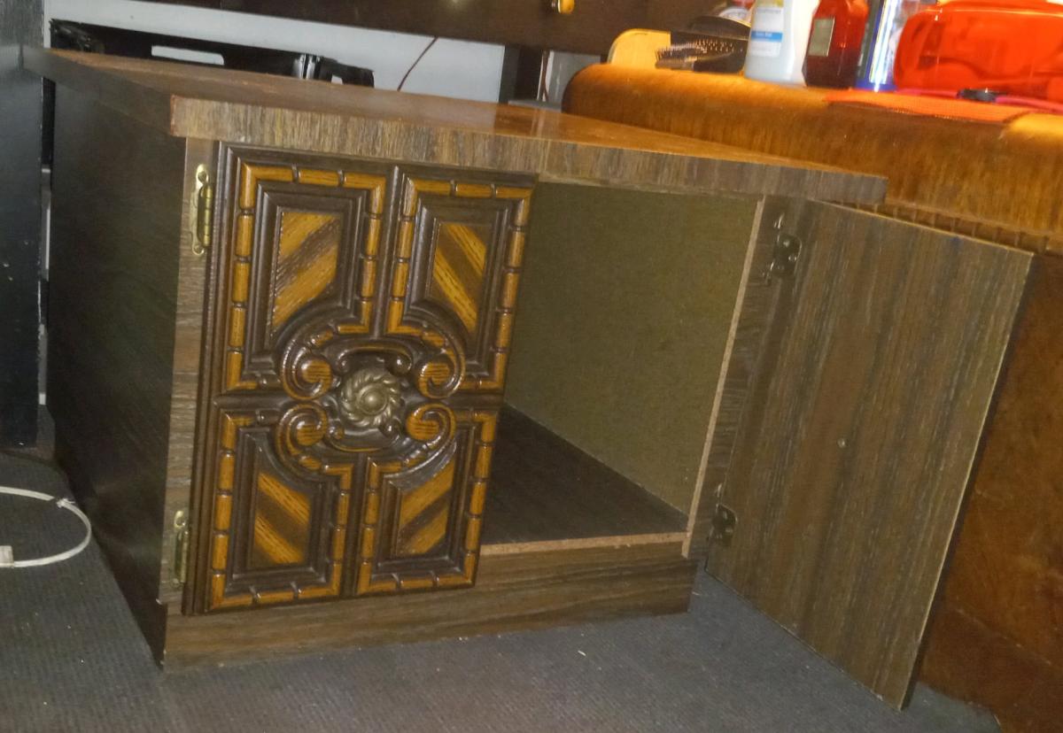 Vintage brown wood cabinet with 2 hinged carved wood doors - Blue Springs, Missouri - FleaMarketBay