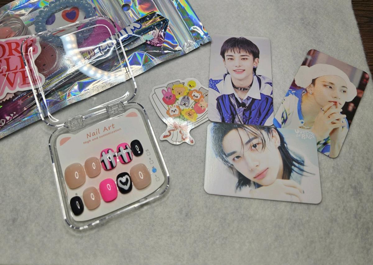 Handmade Stray Kids Hyunjin Maxident Nails Sized Small - Huntsville, Texas - FleaMarketBay