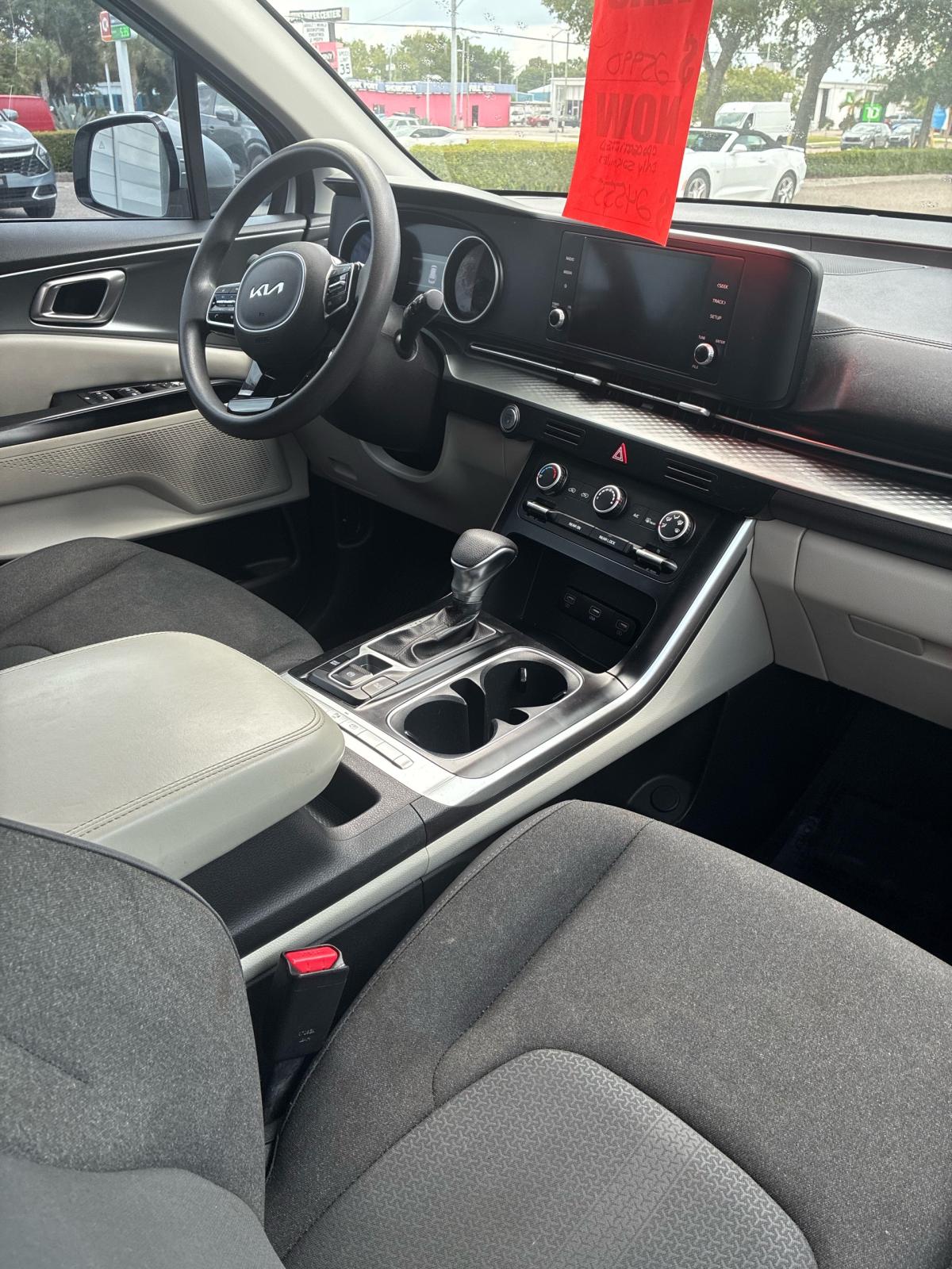 2022 Kia Carnival LX FWD - Tampa, Florida - FleaMarketBay