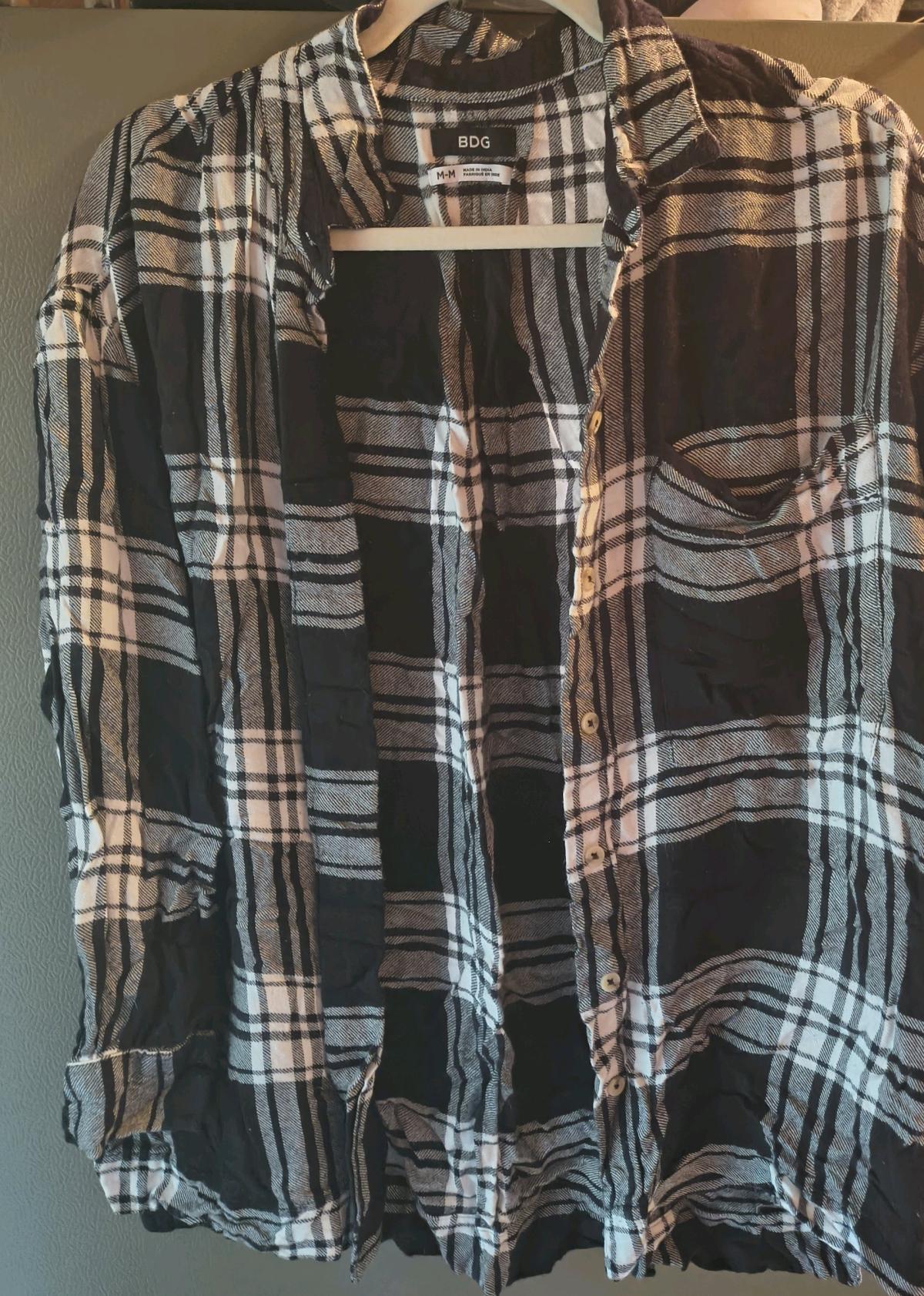 ladies top - Bluefield, West Virginia - FleaMarketBay