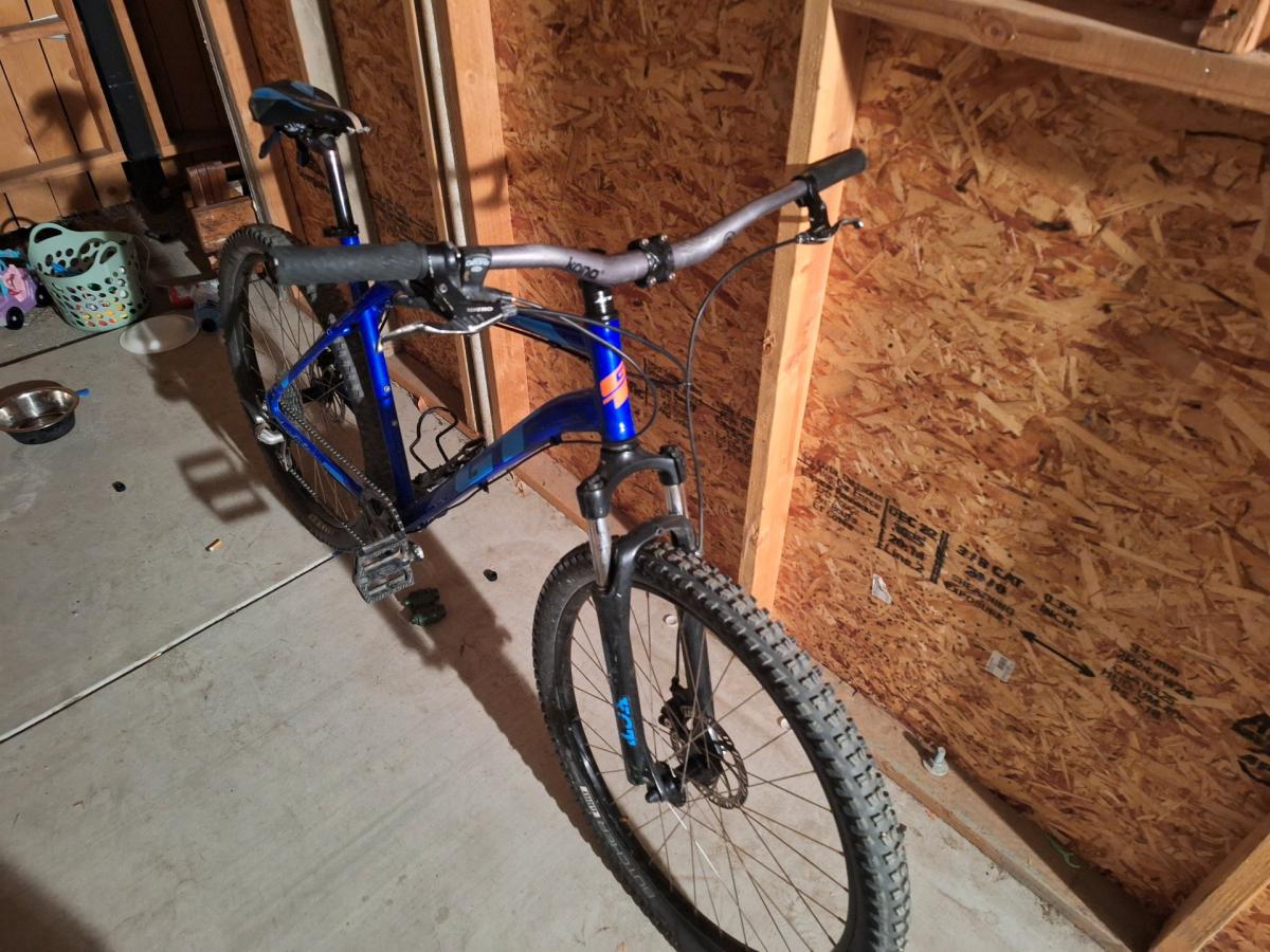 2013 specialized hardtail blue - American Canyon, California - FleaMarketBay