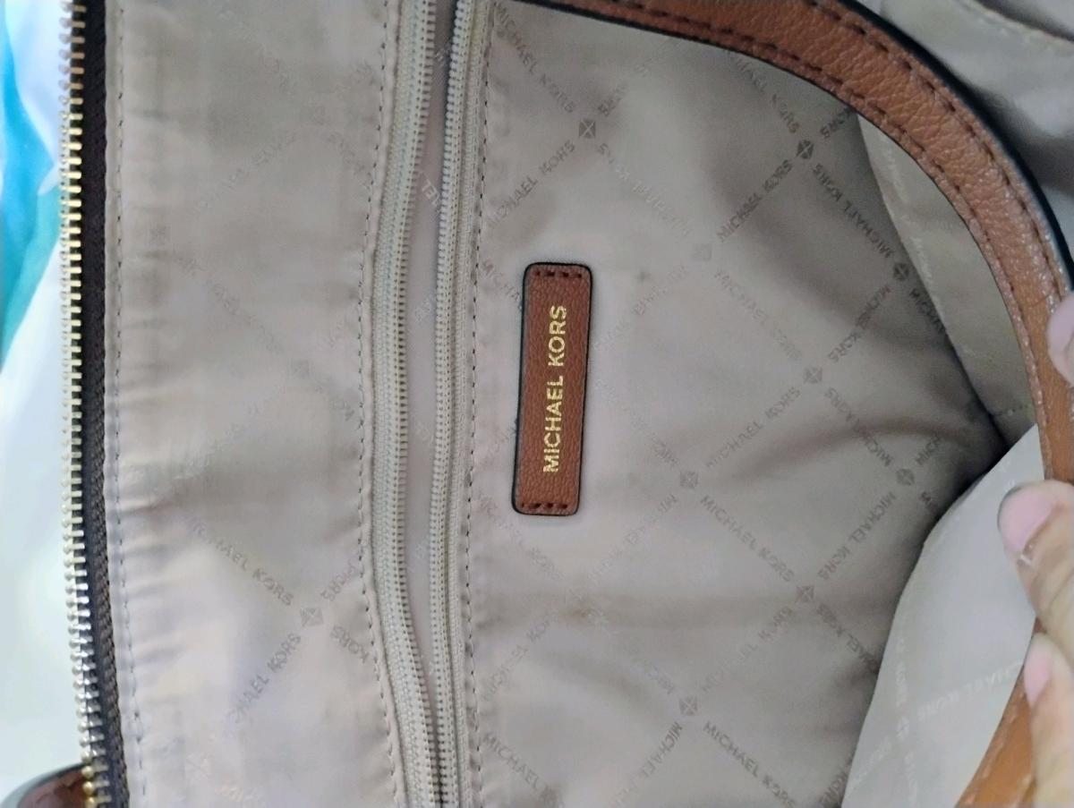 Michael Kors Voyager Medium Logo Tote Bag BrownAcorn - Van Nuys, California - FleaMarketBay