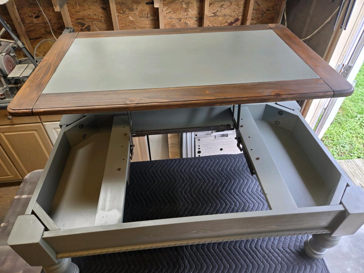 Lift top refinished coffee table - Kokomo, Indiana - FleaMarketBay