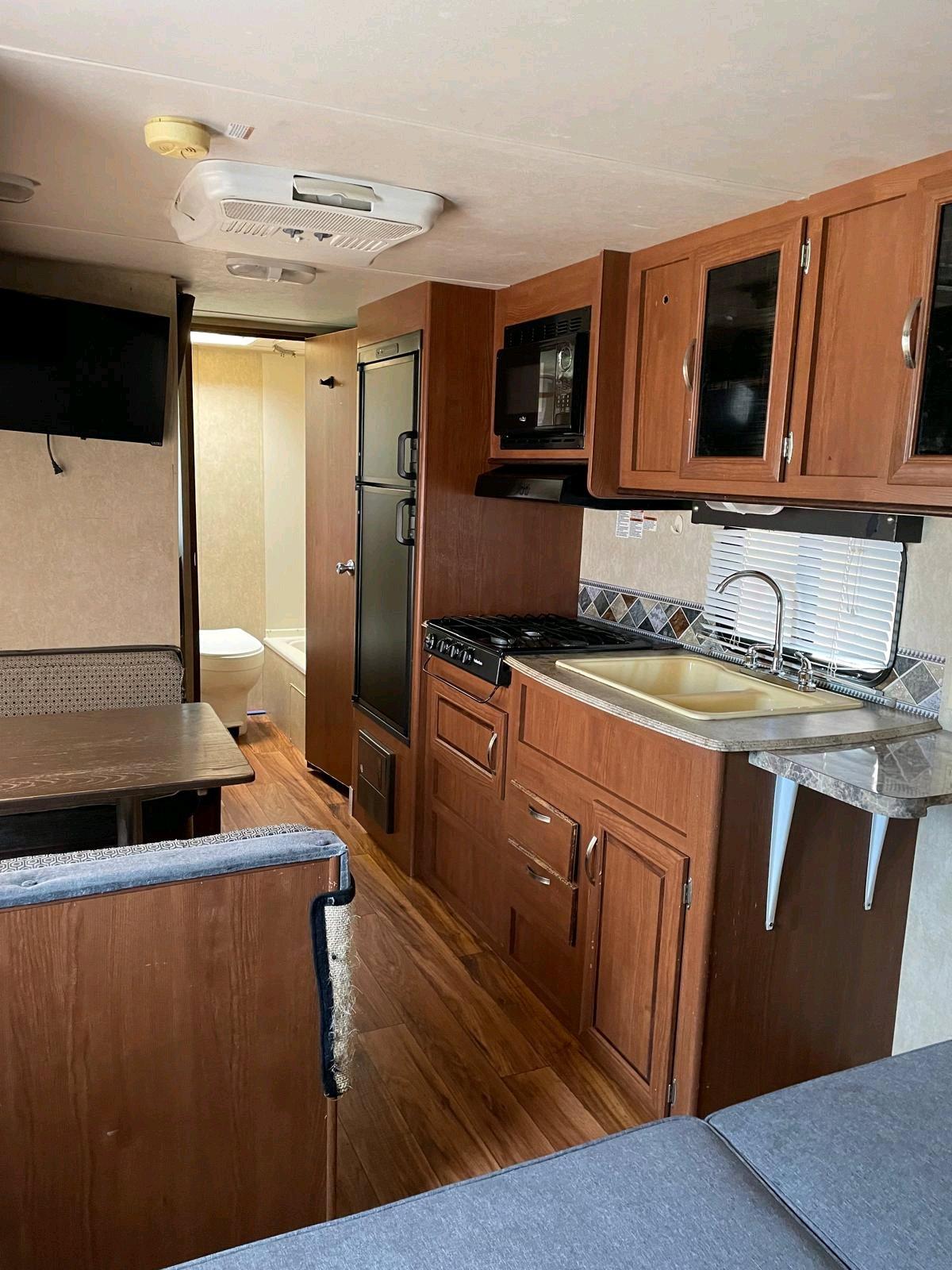 Rdnt trailer to live - Miami, Florida - FleaMarketBay