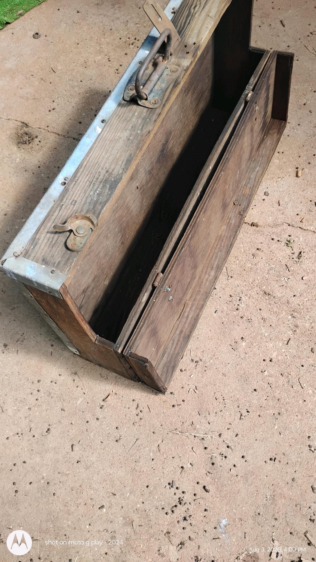 old hand made toolbox - Greer, South Carolina - FleaMarketBay