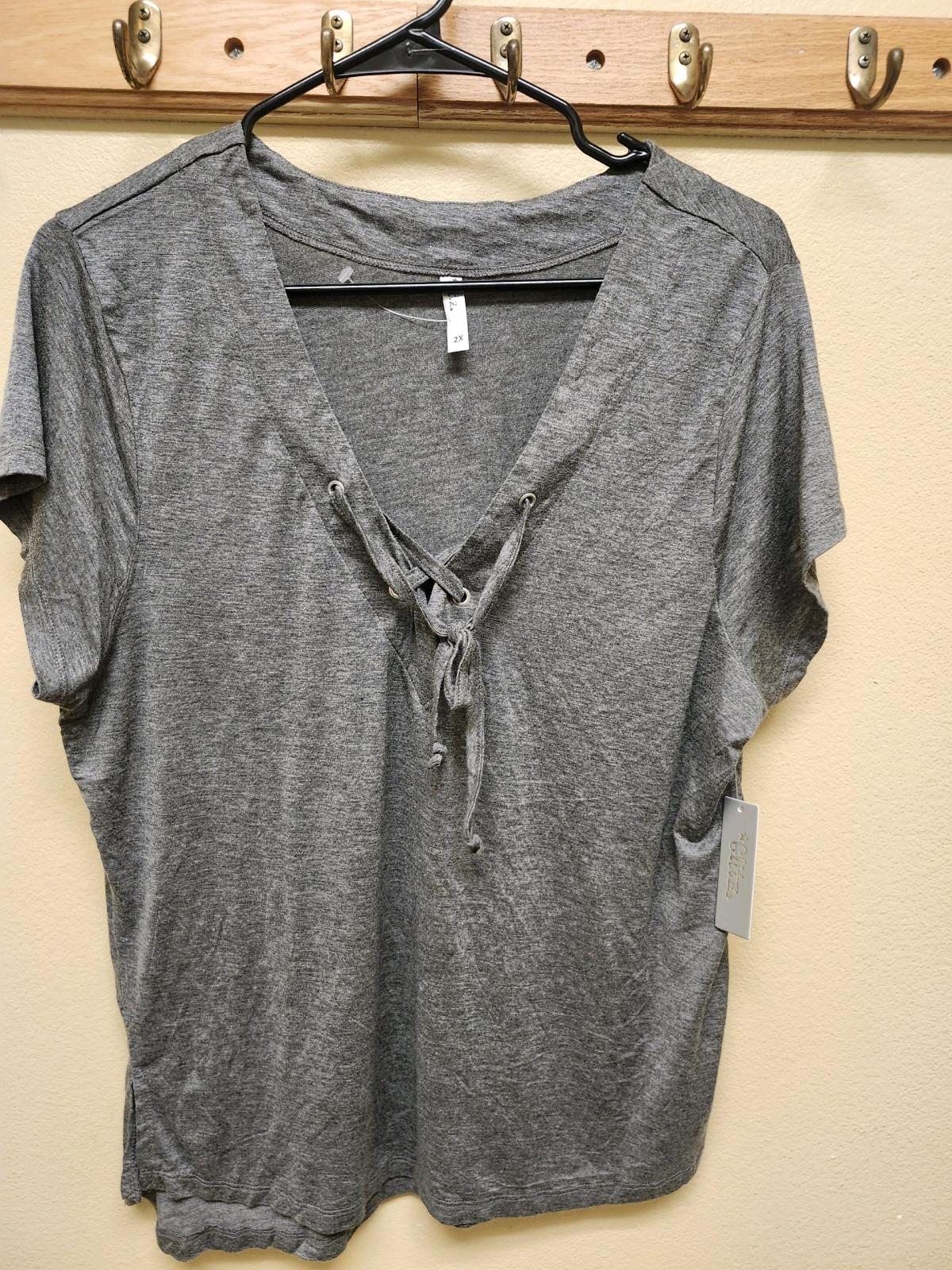 Womens top - Alicia, Arkansas - FleaMarketBay